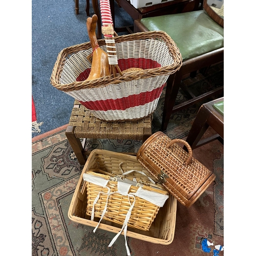 194 - SMALL STOOL AND SELECTION BASKETS WITH DUCK