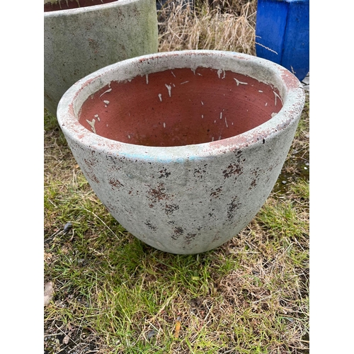 208 - ROUND TERRACOTTA GARDEN POT