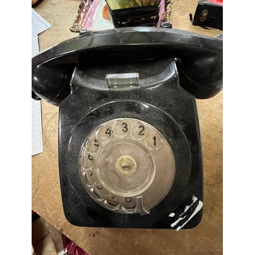 226 - VINTAGE TELEPHONE