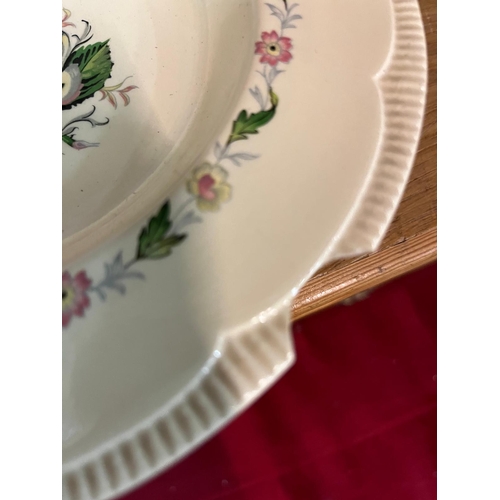 290 - CLARICE CLIFF HAVANA DINNER SERVICE