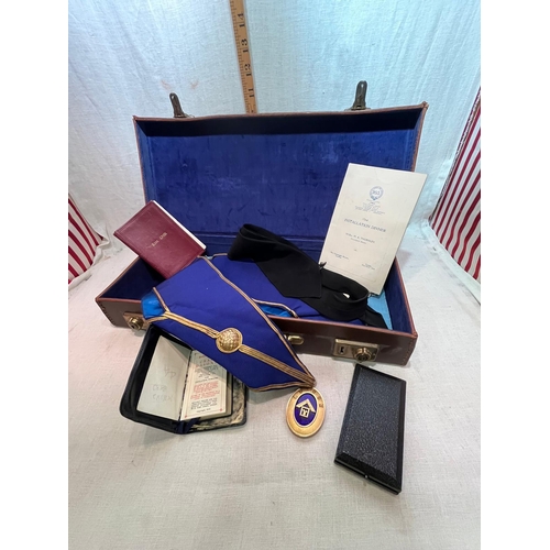 324 - CASED MASONIC ITEMS INC SHM MEDAL AM THORNELEY PM