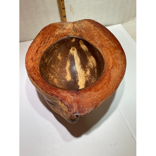 328 - HOHOPETI COCONUT BOWL COCONUT SHELL