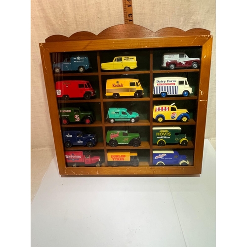 332 - CASE OF MODEL CARS