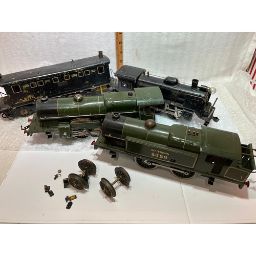 345 - SELECTION EARLY METAL TRAINS FOR RESTORATION