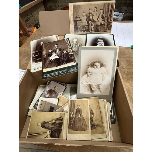 392 - BOX CARTES DE VISITE AND BLACK AND WHITE PHOTOS