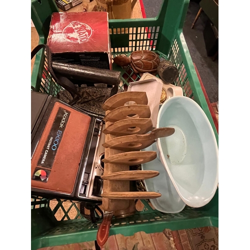 60 - BASKET MIXED ITEMS