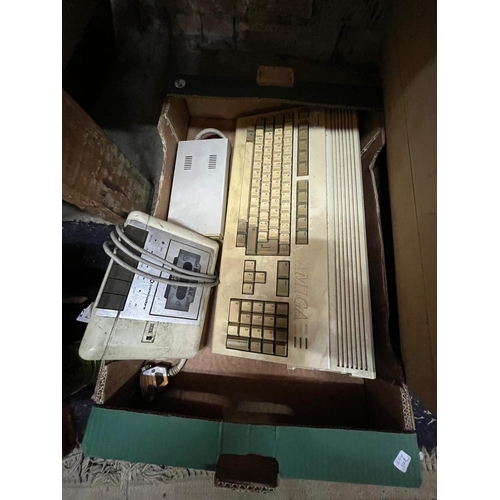 65 - COMMODORE 64 COMPUTER ETC