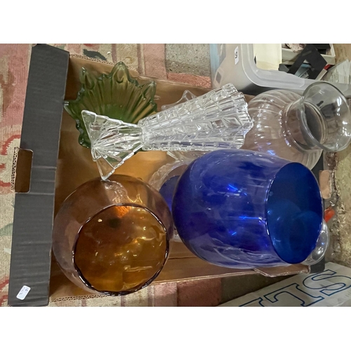 75 - BOX GLASS VASES