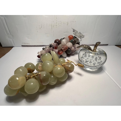 145 - 2 STONE BUNCHES OF GRAPES AND GLASS APPLE PAPERWEIGHT