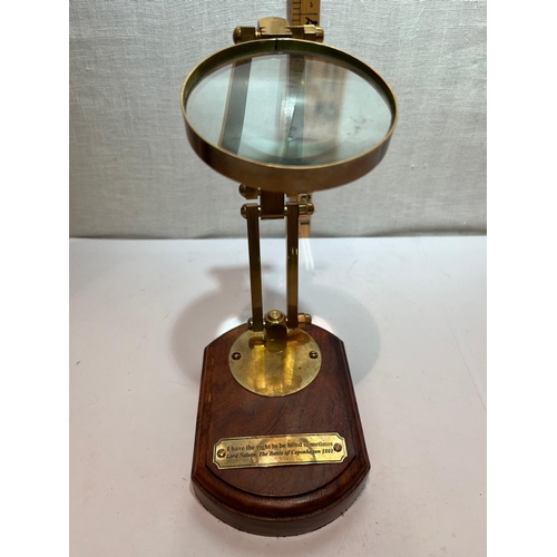 152 - MAGNIFY GLASS ON STAND