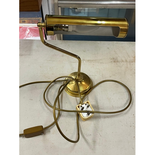 188 - BRASS BANKERS LAMP