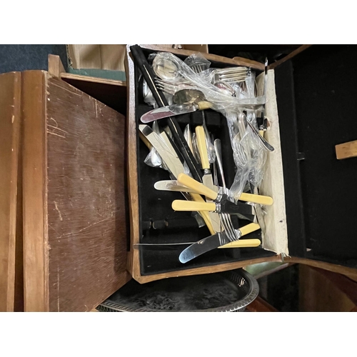 204 - BOX CUTLERY AND SILVER PLATE