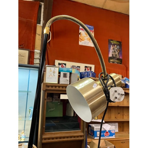 239 - RETRO SPOTLIGHT LAMP