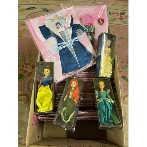 37 - DEAGOSTINI DISNEY PRINCESS 2003/4 COLLECTION DOLLS, BARBIE COSTUMES AND MAGS