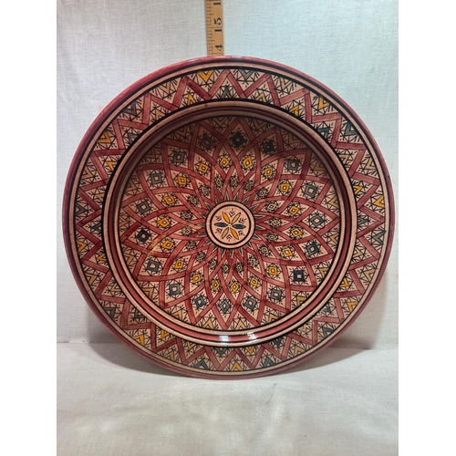 133 - VINTAGE HAND PAINTED MOROCCAN CHARGER