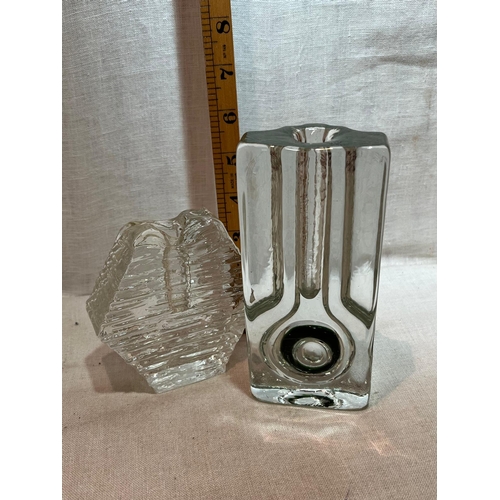 157 - 2 PIECES ART GLASS