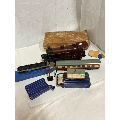 272 - BOX TRAINS AND COACHES INC HORNBY DUBLO