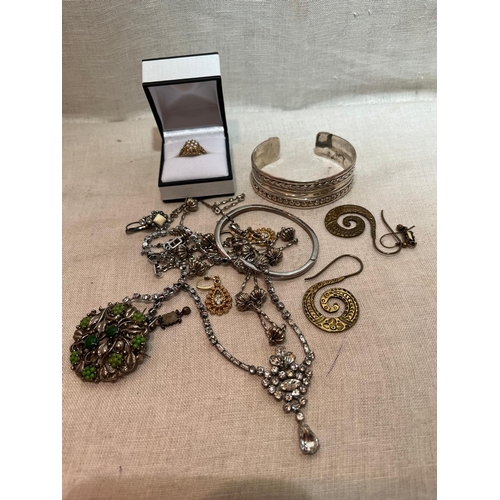 354 - SELECTION COSTUME JEWELLERY