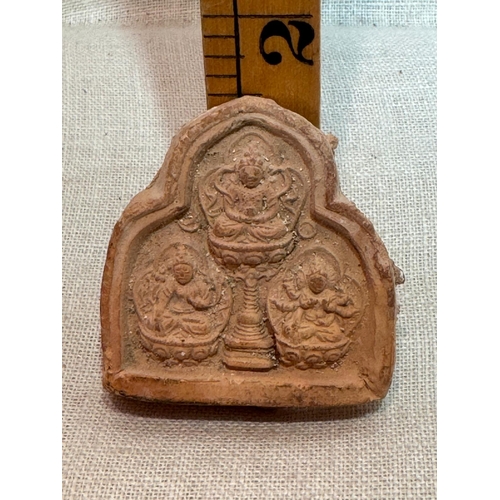 359 - 5CM SMALL MANDORLA SHAPED TSATSA MOULDED WITH 3 BUDDHAS