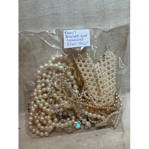 371 - BAG PEARLS