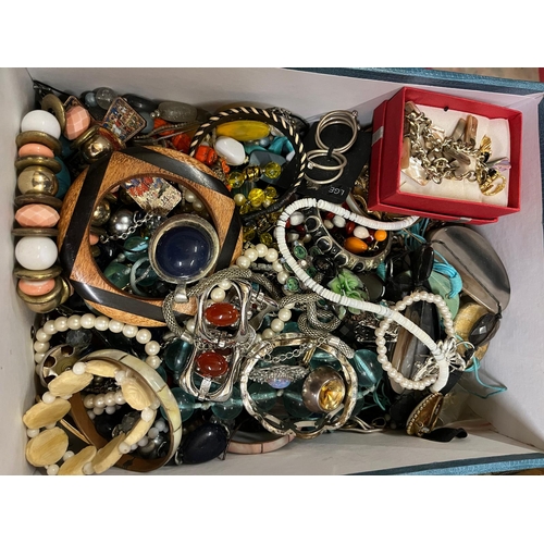 69 - LARGE SELECTION COSTUME JEWELLERY