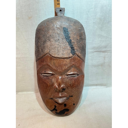 80 - AFRICAN CARVED MASK