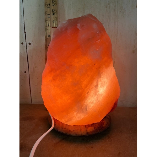 135 - LARGE SALT LAMP W.O