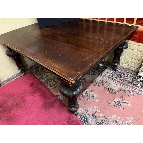 204 - MAHOGANY VICTORIAN TABLE 5FT L X 4FT W X 2FT H NEEDS TLC