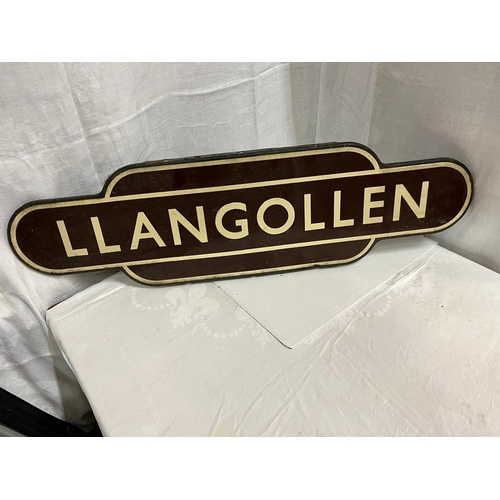 231 - VINTAGE LLANGOLLEN TOTEM RAILWAY SIGN