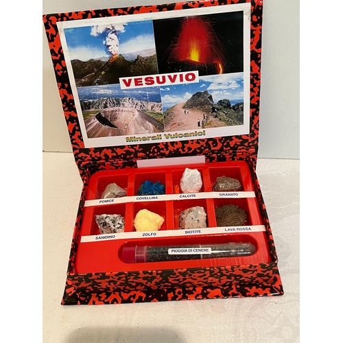 75 - BOX SET VOLCANIC MINERALS OF MOUNT VESUVIUS