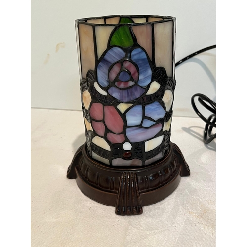 176 - TIFFANY STYLE TABLE LAMP