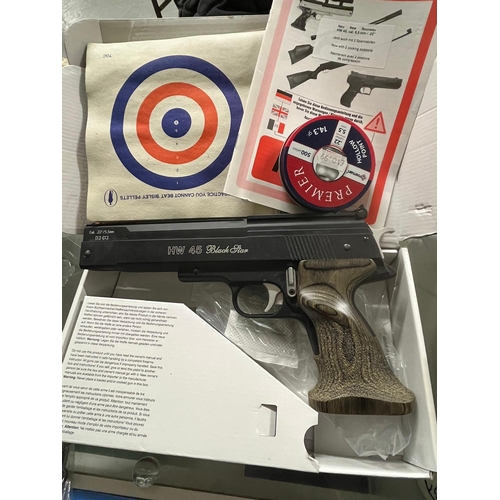 264 - HW45 BLACK STAR 22.CAL AIR PISTOL WITH PELLETS AND TARGETS