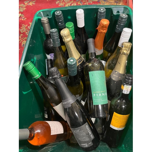 147 - BOX BOTTLES AND CONTENTS