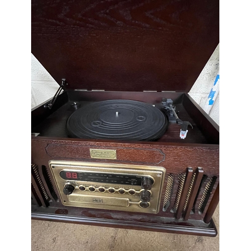 42 - VINTAGE STYLE RECORD PLAYER