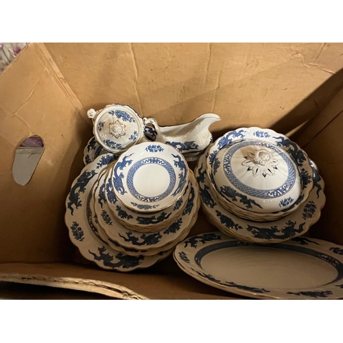 174 - BOX BLUE AND WHITE BOOTHS DRAGON CHINA