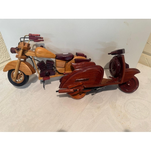 384 - HANDMADE VESPA AND MOTORBIKE