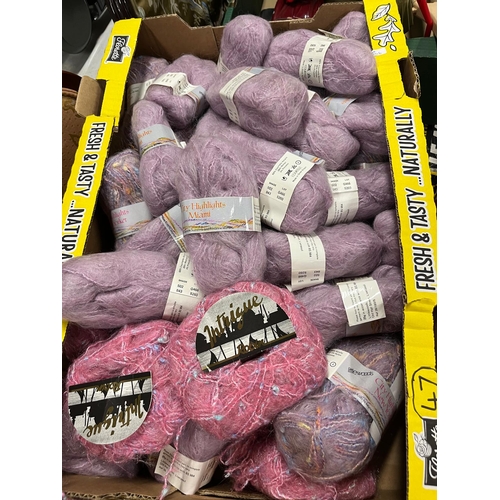 BOX KNITTING WOOL