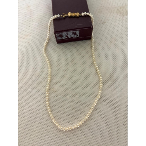 416 - PEASRL NECKLACE WITH 9CT CLASP
