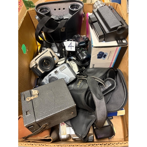 33 - SELECTION CAMERAS AND BINOCULARS