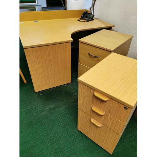 161 - Modern Office Desk & Pair of Drawers - Desk measures 161 x 118cm - COLLECTION NOTE