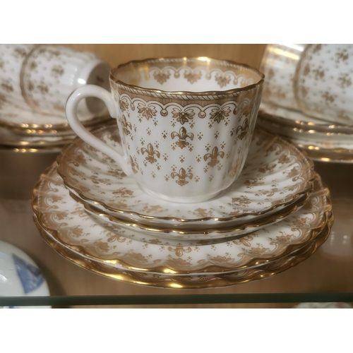 116 - 41pc Spode Fluted Fleur De Lys Gold Tea/Coffee Service - Very Good Condition