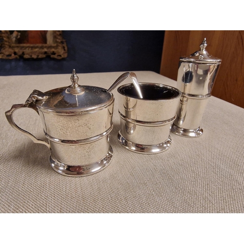 193 - Walker & Hall Hallmarked Silver Cruet Set