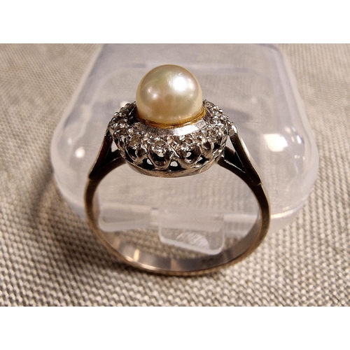 205 - 18ct Diamond & Pearl White Gold Dress Ring - size P