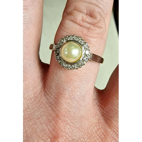 205 - 18ct Diamond & Pearl White Gold Dress Ring - size P