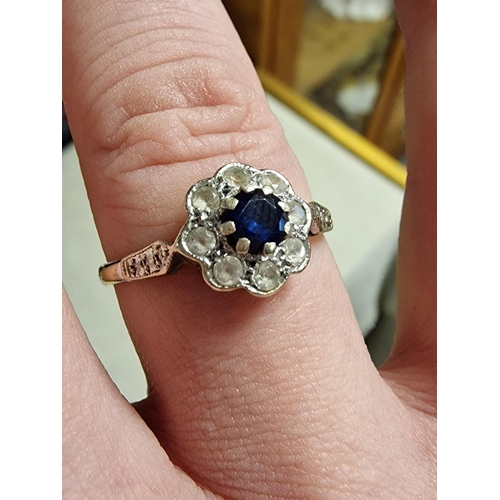 241 - 9ct Gold Blue Stone Dress Ring