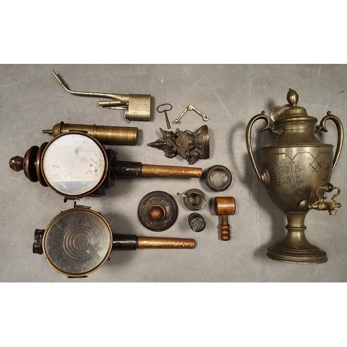 274 - A collection of brassware, including wall-carriage-lamps and samovar