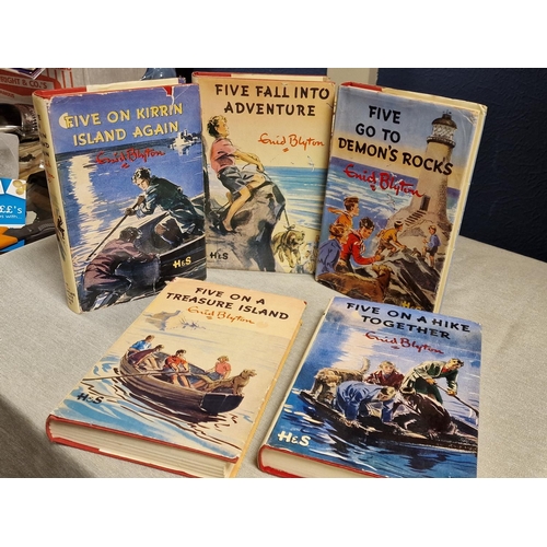 142 - Quintet of Various Enid Blyton Famous Five Books, inc Five on Kirrin Island Again, Five Fall into Ad... 