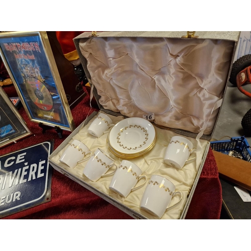 16 - Boxed Spode Branded Gilded Delphi Design Y8022 Tea/Coffee Set, comprising 6 cups + saucers (box appr... 