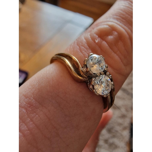 198 - 9ct Gold & White CZ Stone Toi et Moi Serpentine Dress Ring - size S