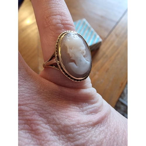 202 - Vintage 9ct Gold Cameo Ring, size M+0.5, 3.29g